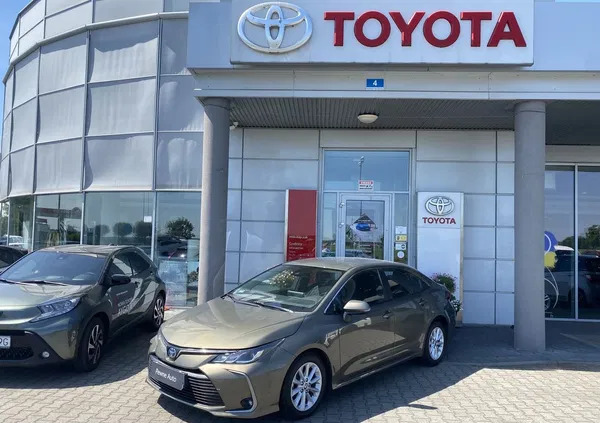 wielkopolskie Toyota Corolla cena 87900 przebieg: 82994, rok produkcji 2021 z Olsztyn